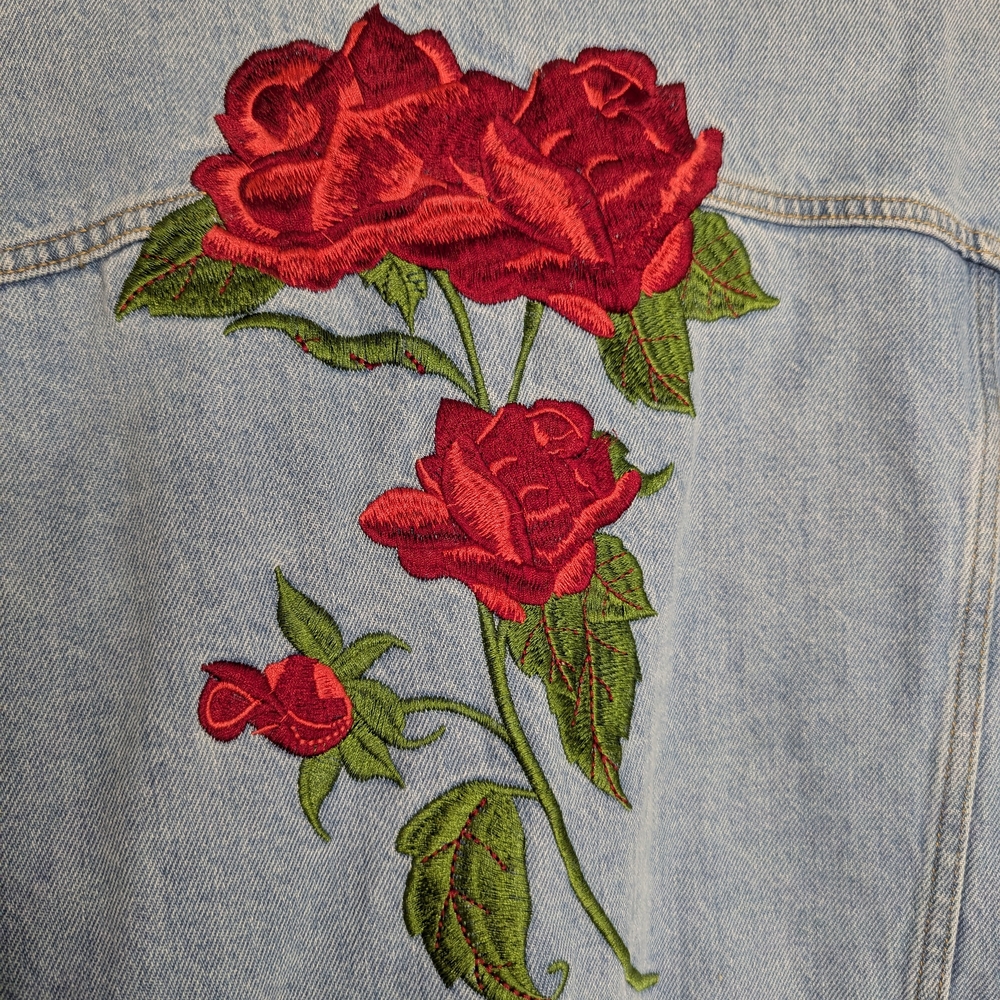 ARITZIA TNA Embroidered Rose Denim Jean Jacket, WOMENS Medium - Picture 6 of 16